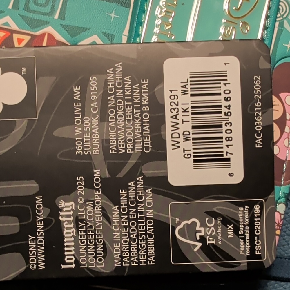 Tiki Mickey Hardtag Loungefly Wallet NWT - Picture 4 of 4